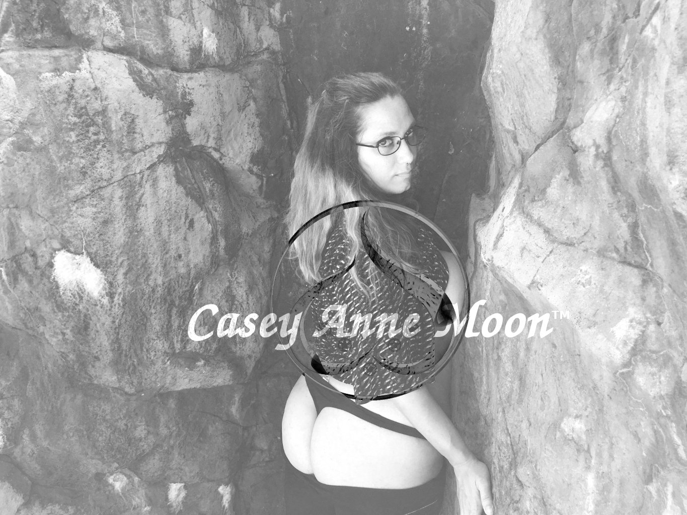 Casey Anne Moon images from live cam show