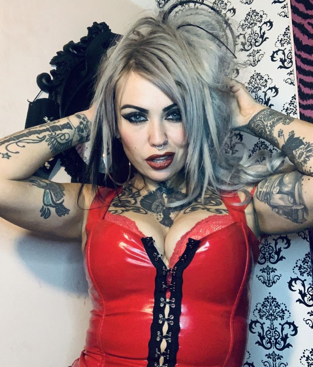 Villainess Devi DeRanged images from live cam show