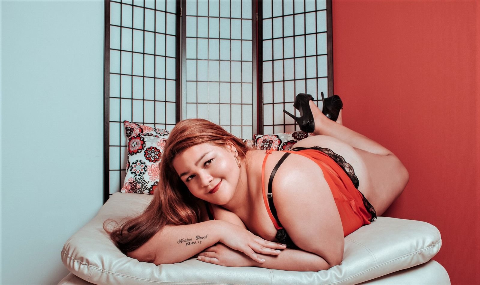 BBW Julia images from live cam show