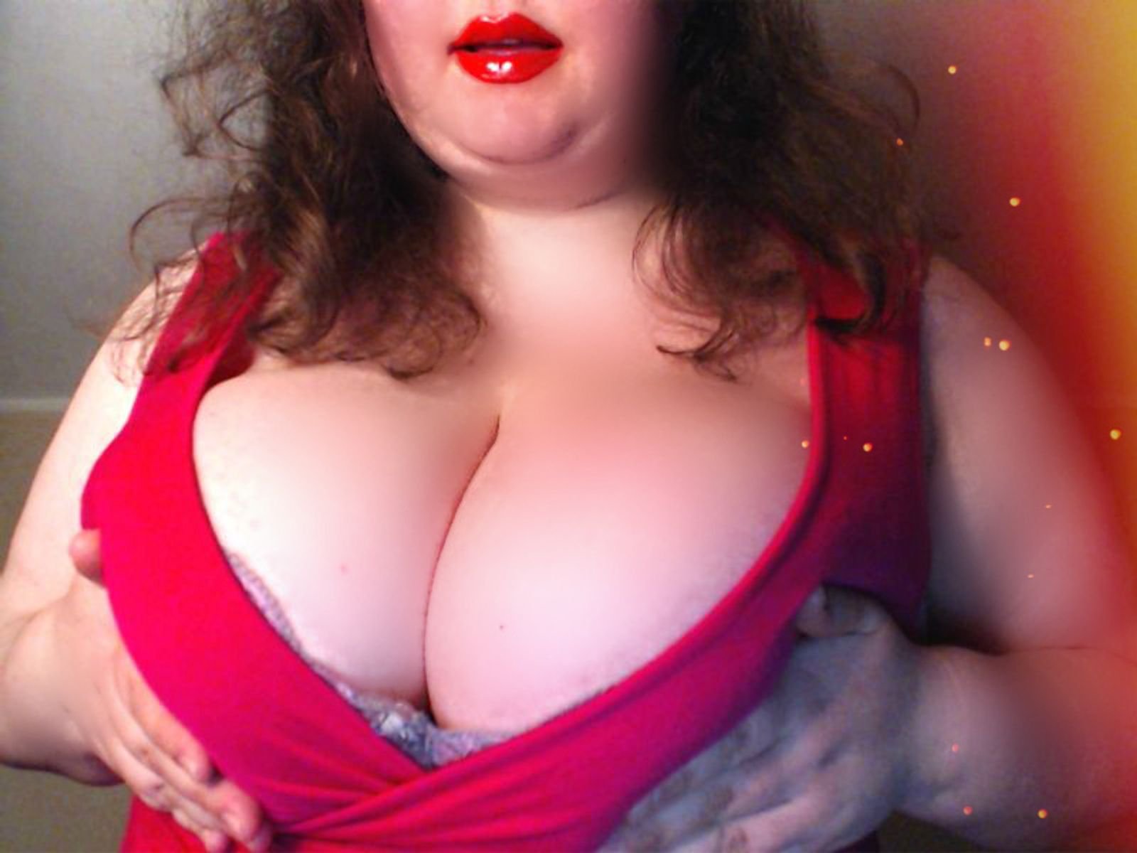 MILA_Busty images from live cam show