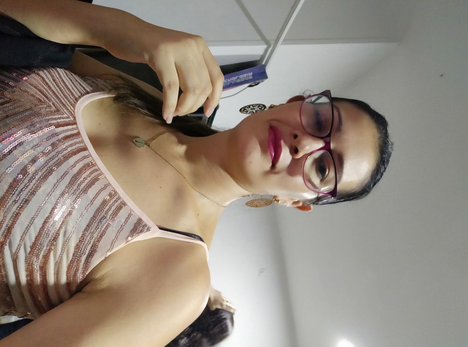 Perla images from live cam show